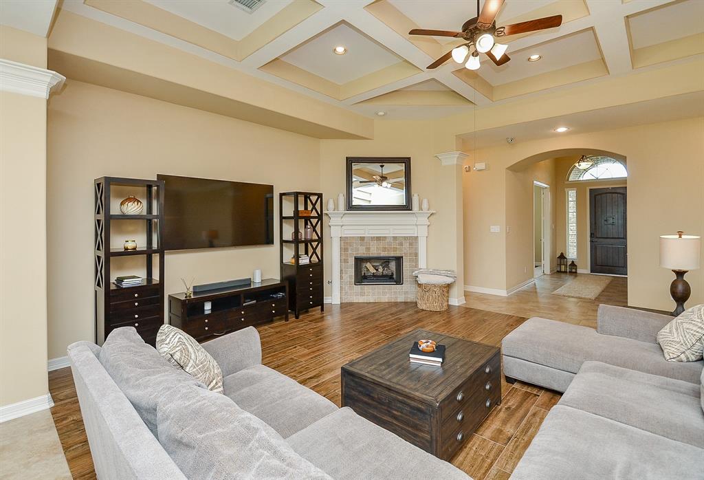 31919 Casa Linda Drive, Hockley, Texas image 3