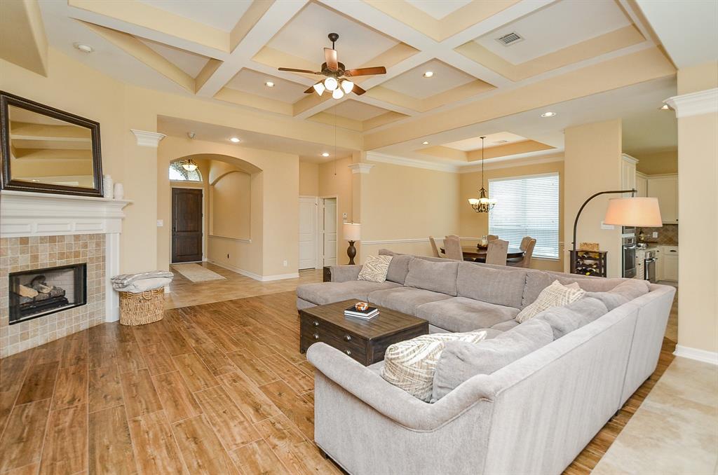 31919 Casa Linda Drive, Hockley, Texas image 5