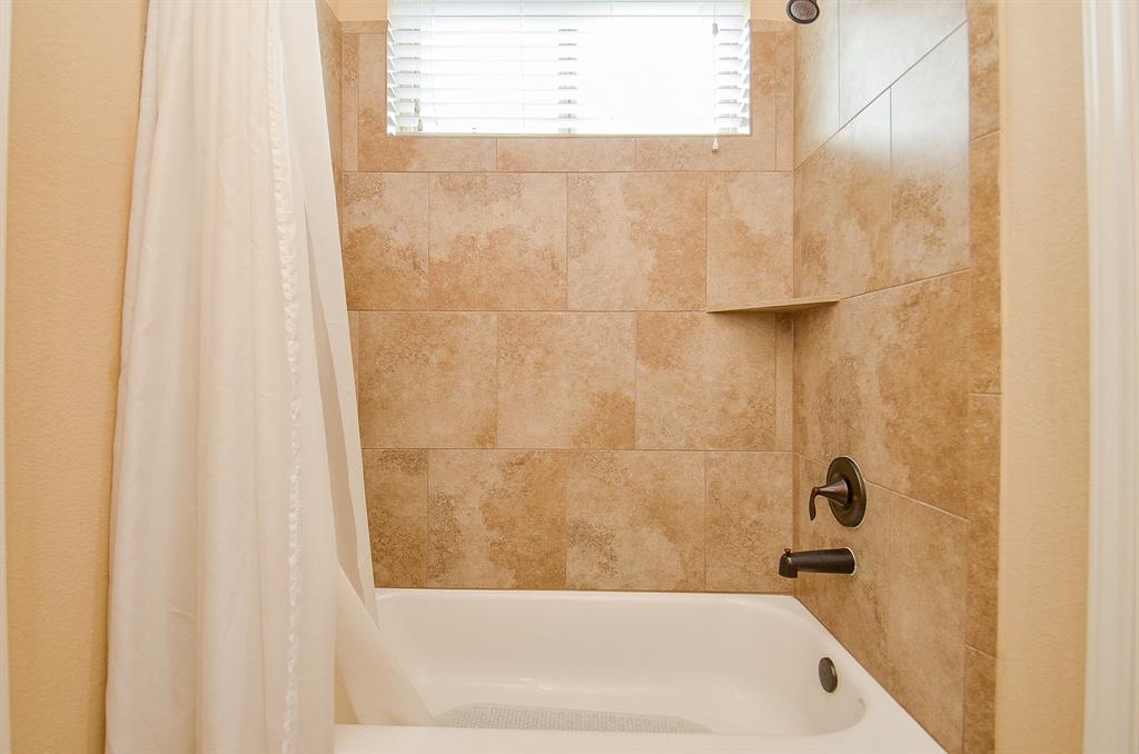 31919 Casa Linda Drive, Hockley, Texas image 25