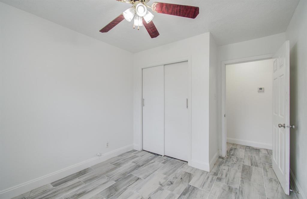 4423 Trail Lake Drive, Houston, Texas image 17