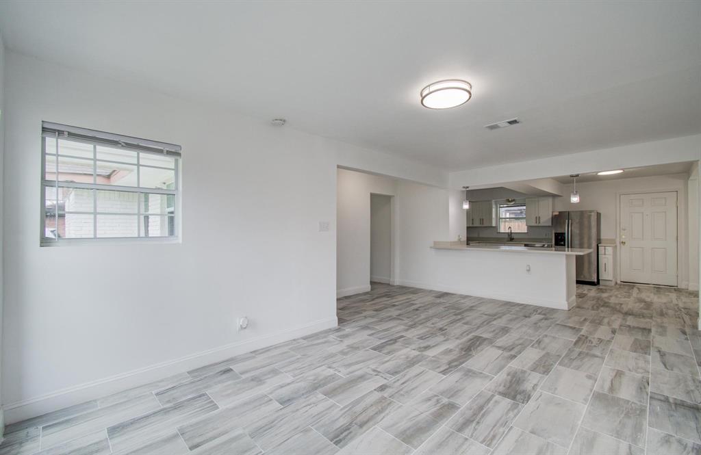 4423 Trail Lake Drive, Houston, Texas image 10