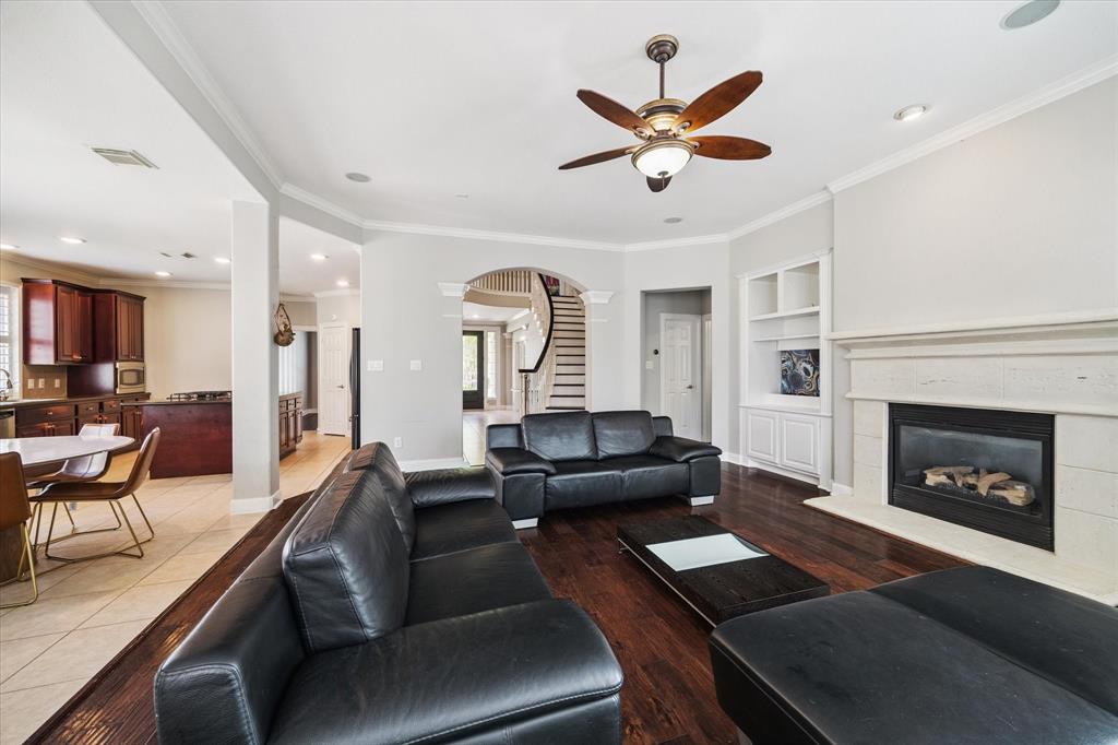 1611 HILL SPRING DRIVE