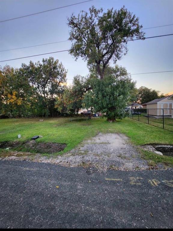 405 Crockett Street, Texas City, Texas image 1
