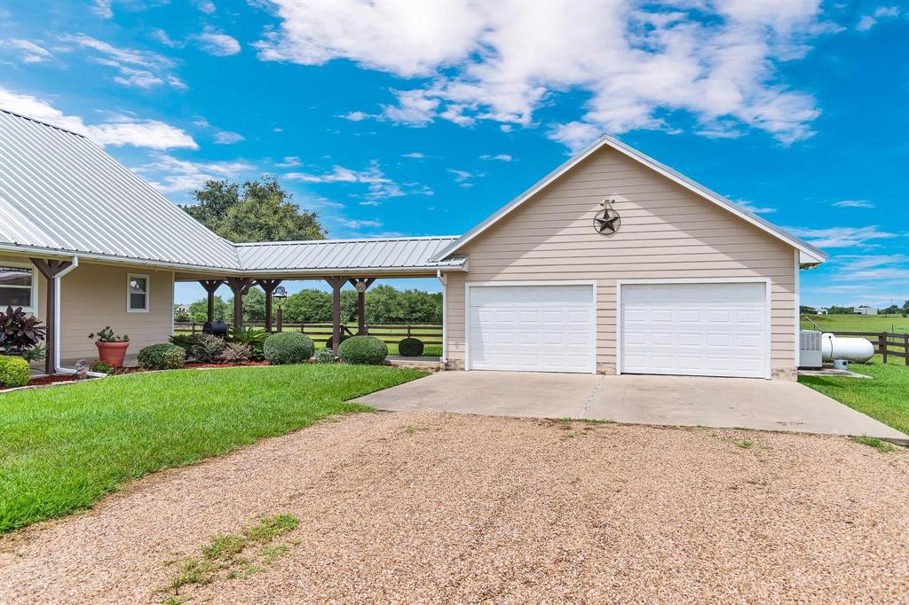 3271 Dakota Lane, Sealy, Texas image 8