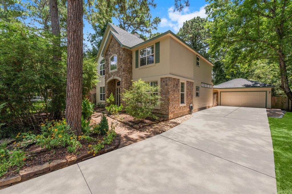 62 Treescape Circle