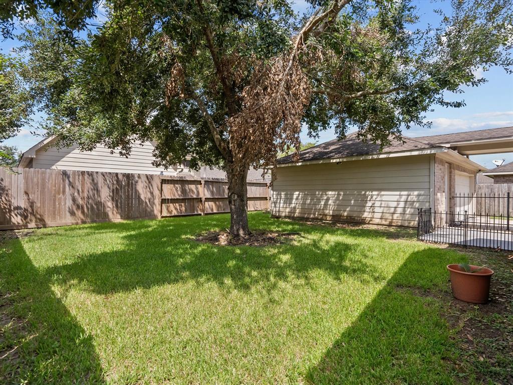 2435 Kilgarney Keep Street, Dickinson, Texas image 34