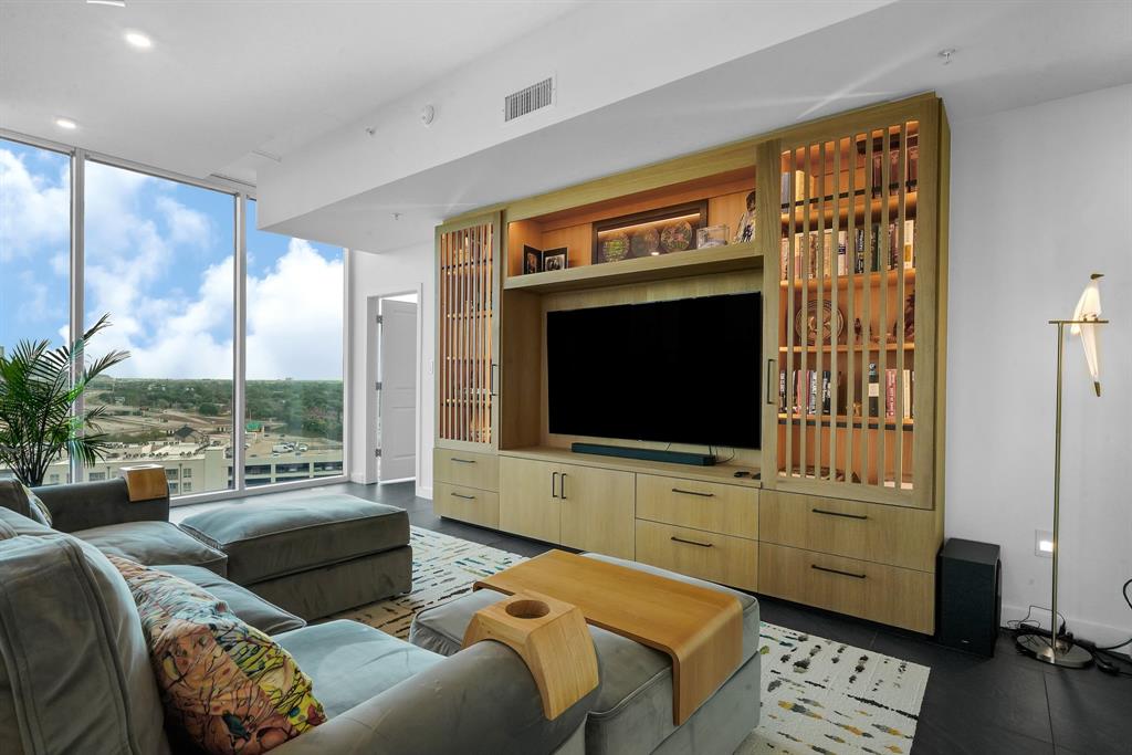 5925 Almeda Road #11317, Houston, Texas image 5