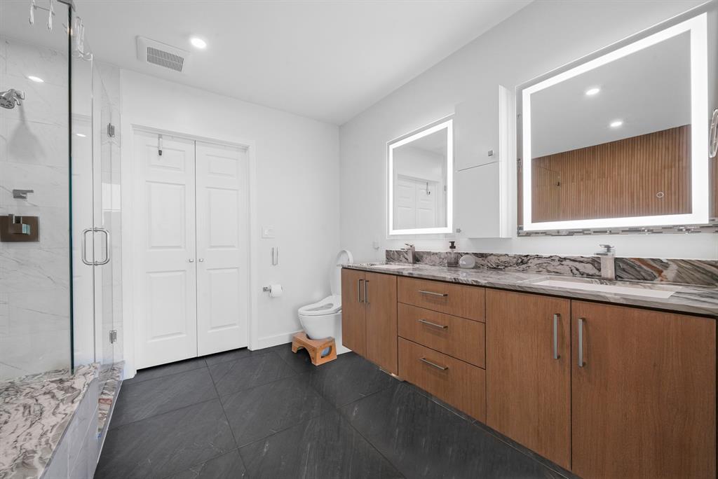 5925 Almeda Road #11317, Houston, Texas image 16
