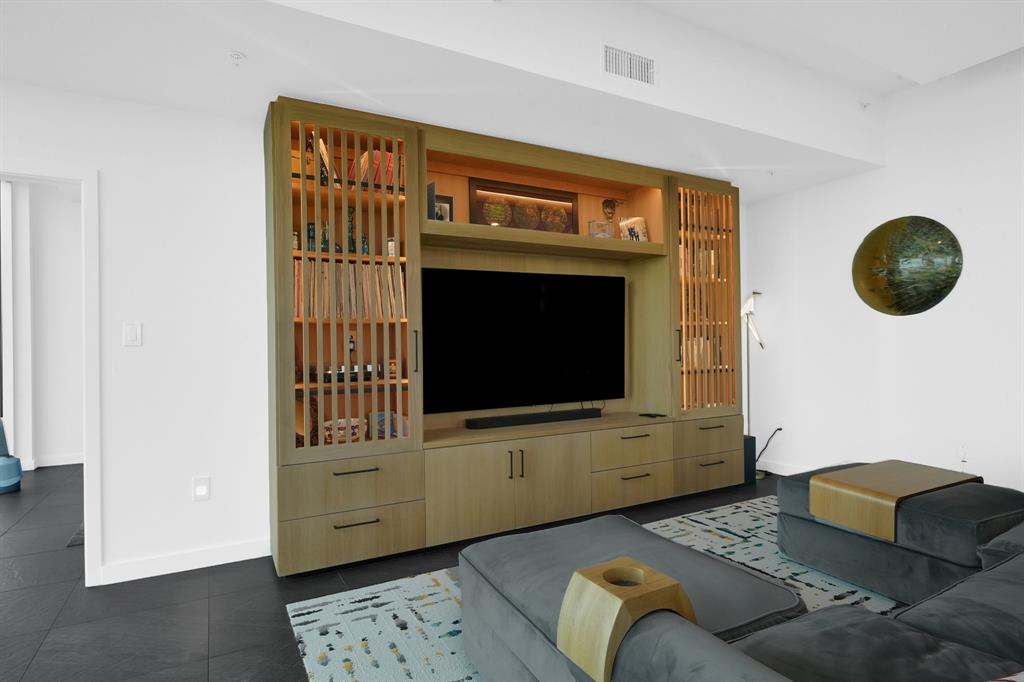 5925 Almeda Road #11317, Houston, Texas image 2