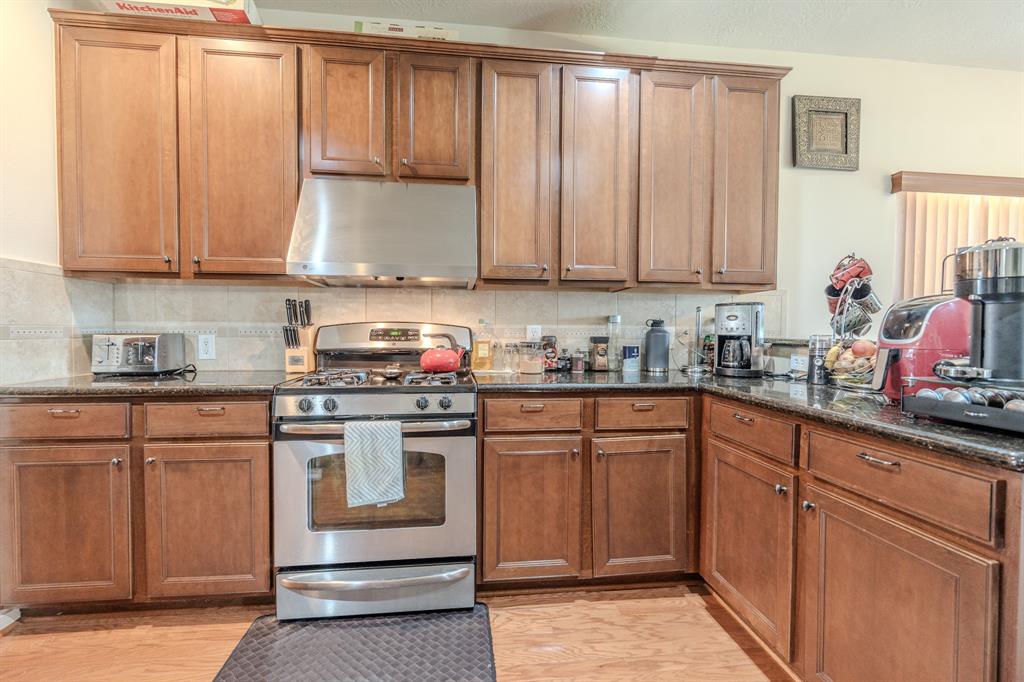 2206 Kristina Way, Deer Park, Texas image 5