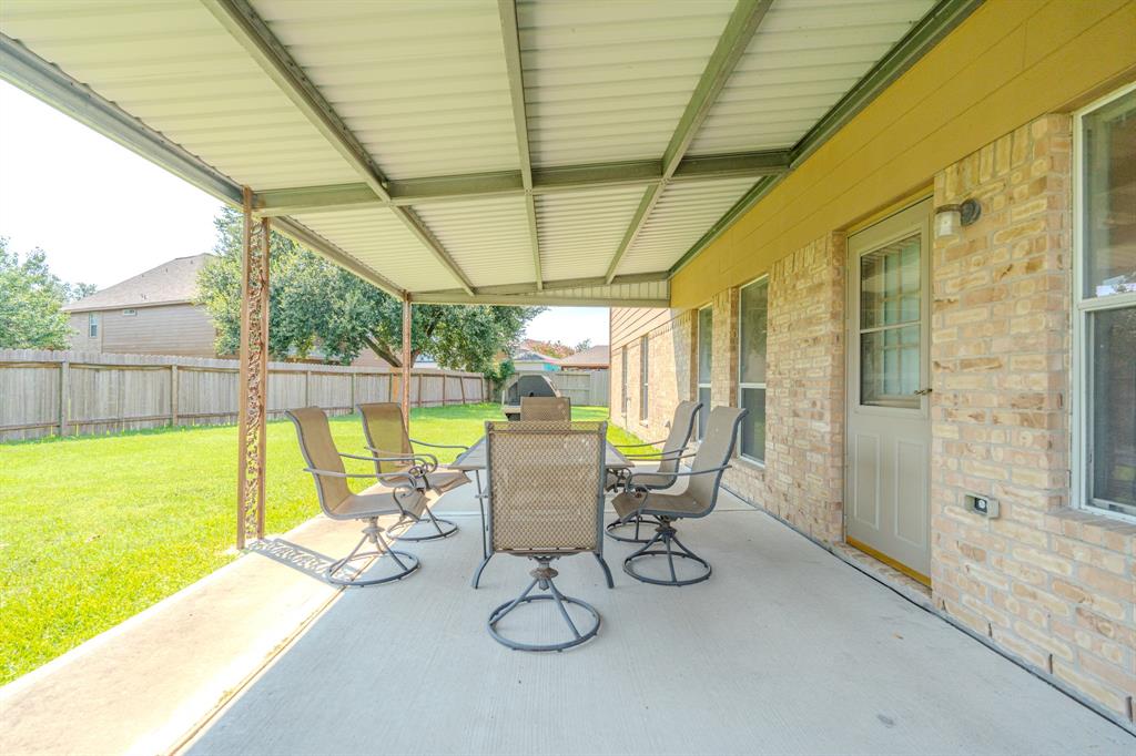 2206 Kristina Way, Deer Park, Texas image 8