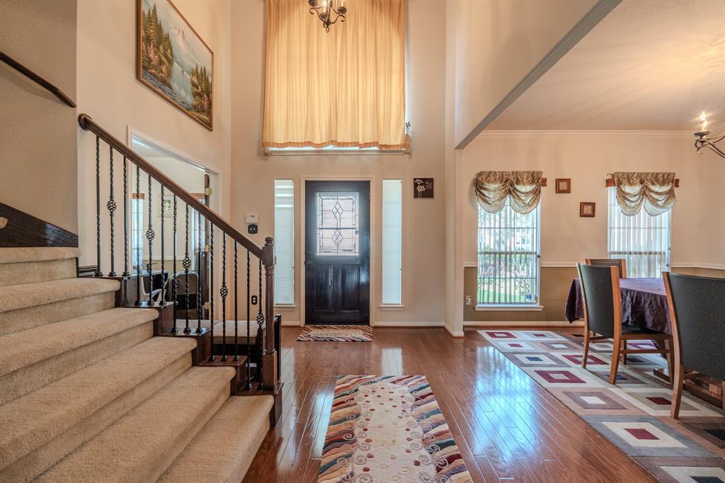 2206 Kristina Way, Deer Park, Texas image 2