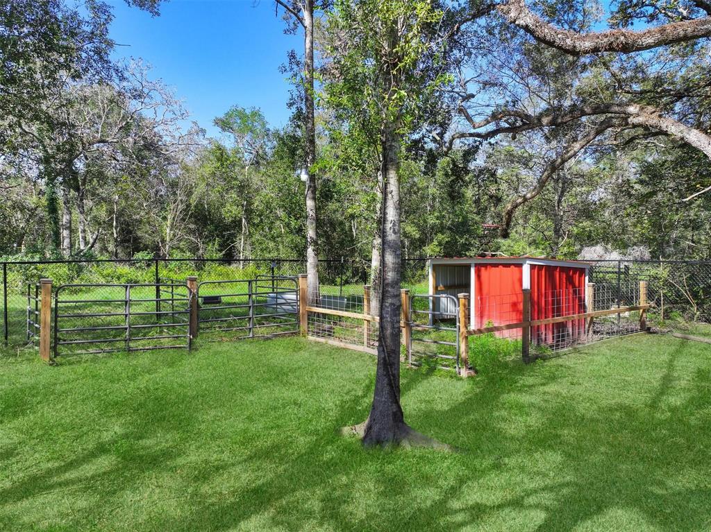6310 Wickwillow Lane, Alvin, Texas image 6