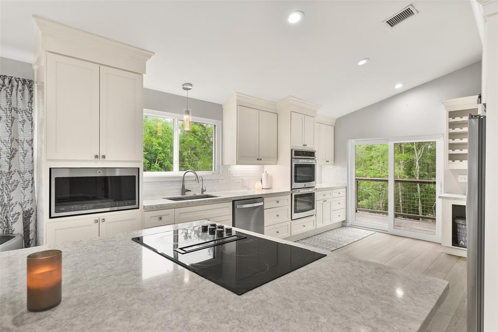 6310 Wickwillow Lane, Alvin, Texas image 20