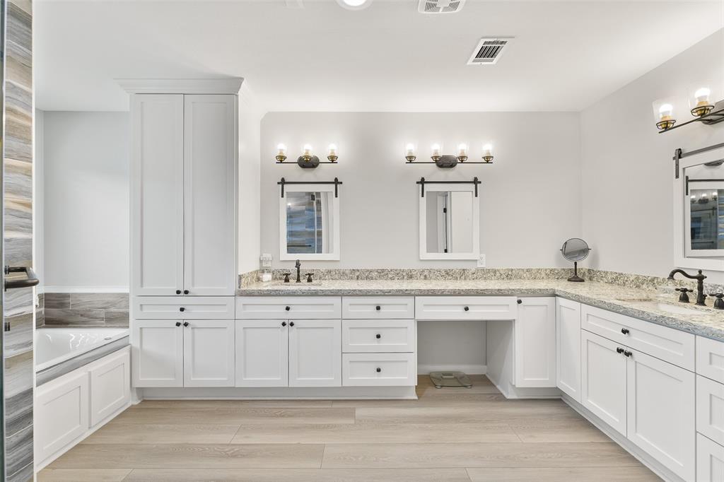 6310 Wickwillow Lane, Alvin, Texas image 31