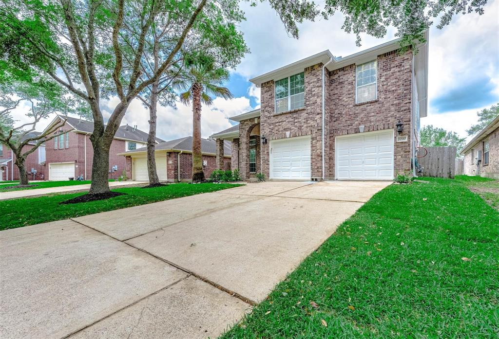 5732 Montclair Hill Lane, Rosharon, Texas image 1