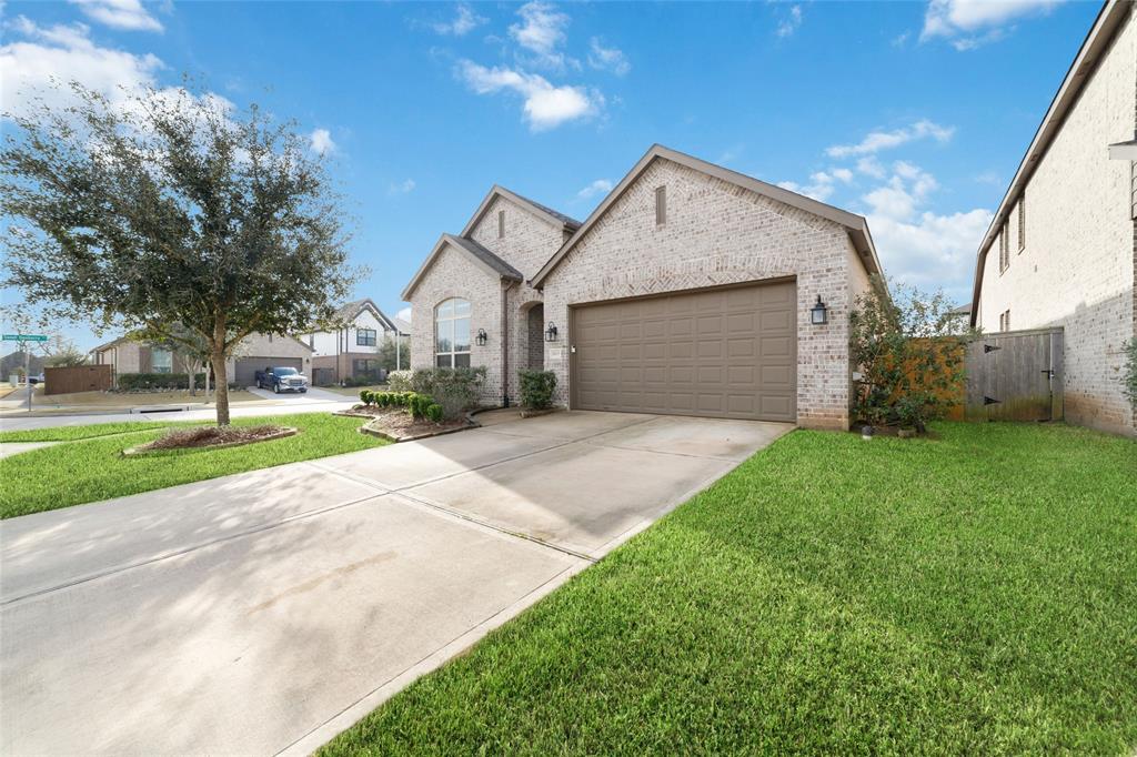 30615 Southern Dewberry Court, Fulshear, Texas image 24