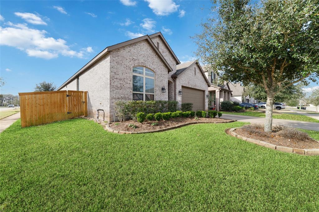 30615 Southern Dewberry Court, Fulshear, Texas image 25