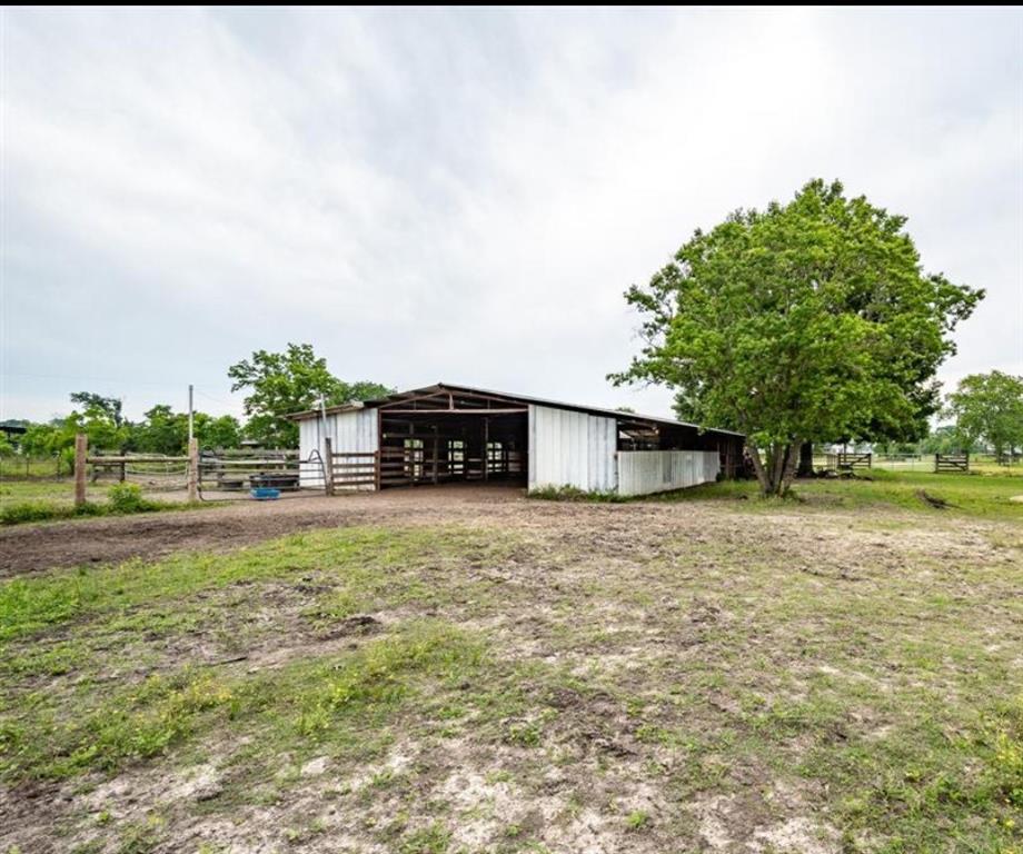 832 County Road 2009, Liberty, Texas image 35