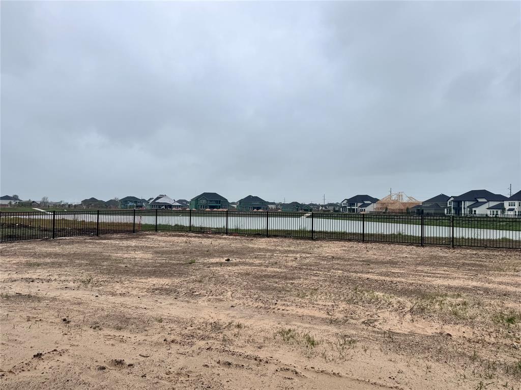 1624 Birch Lake Bend, Friendswood, Texas image 6