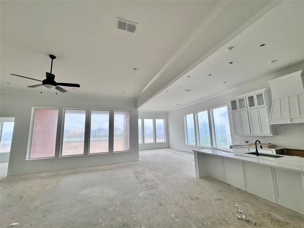 1624 Birch Lake Bend, Friendswood, Texas image 4