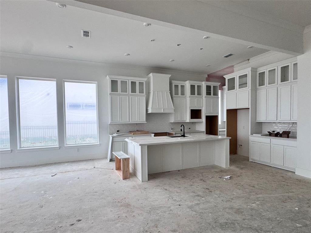 1624 Birch Lake Bend, Friendswood, Texas image 3