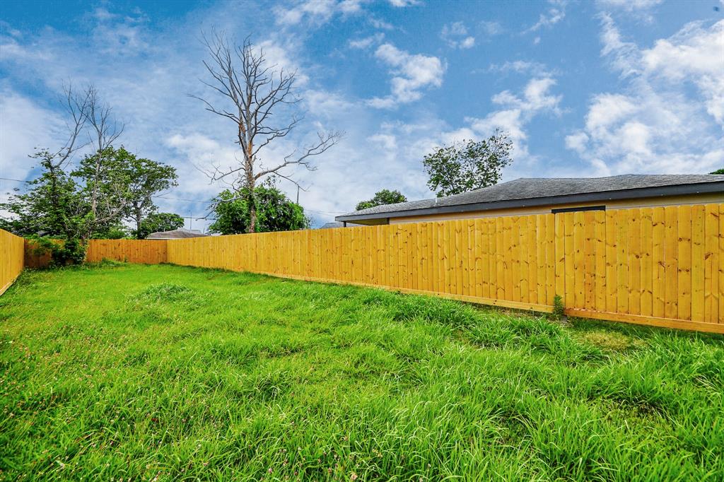 422 N 7th Street, La Porte, Texas image 6