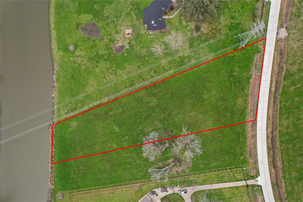 708 Winchester Trail, Angleton, Texas image 7
