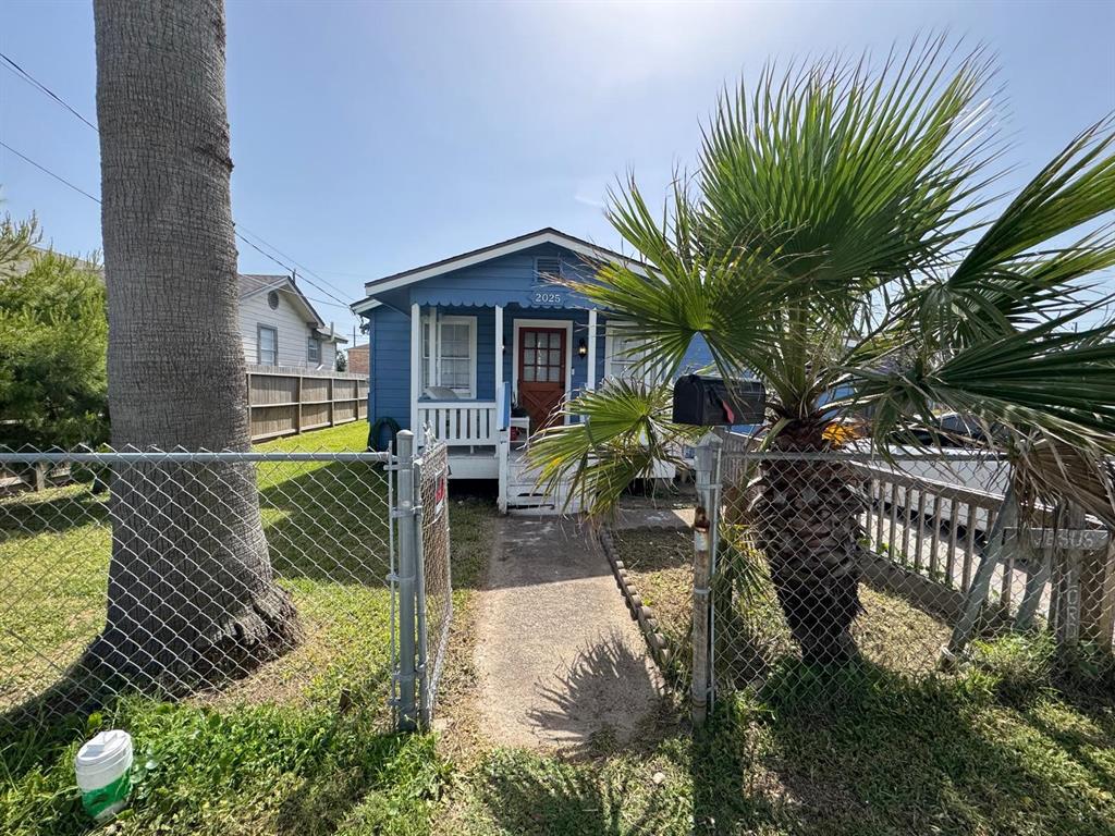 2025 Victory Avenue, Galveston, Texas image 23