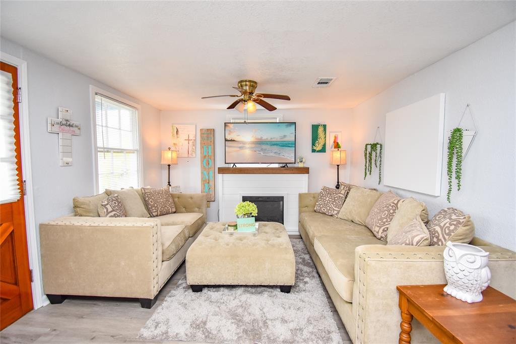2025 Victory Avenue, Galveston, Texas image 4