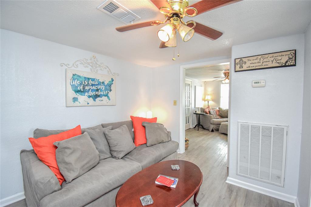2025 Victory Avenue, Galveston, Texas image 14