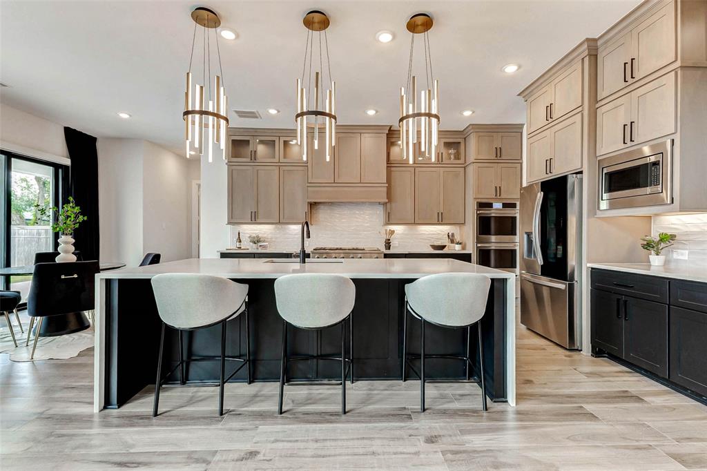 10127 Regatta Shore Drive
