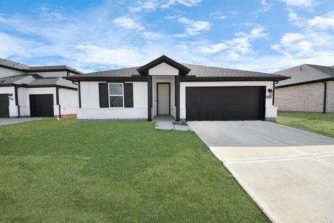 Photo of 19632 Montgomery Ridge Way, Montgomery, TX 77356 (MLS # 74184178)