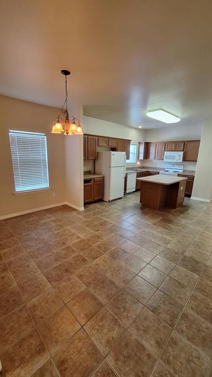 10219 Cinnaberry Lane, Tomball, Texas image 8