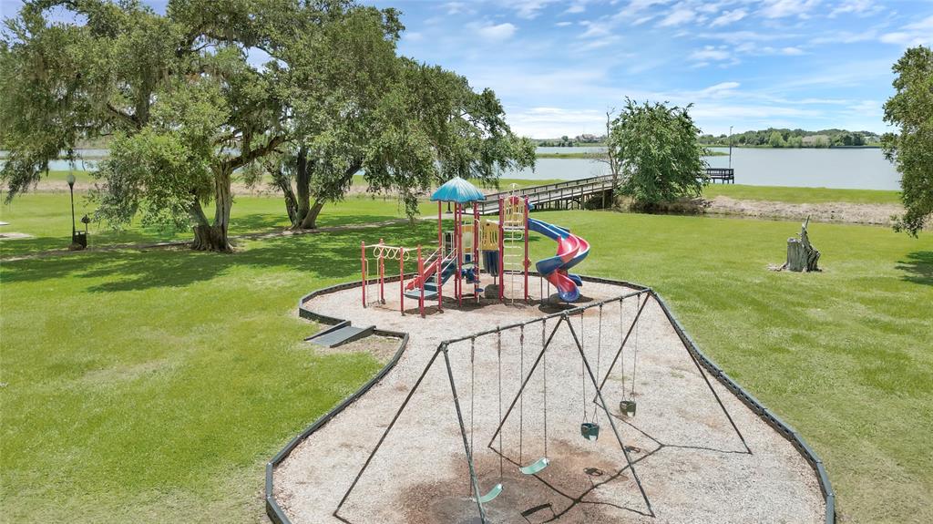 1008 Lone Star Court, Angleton, Texas image 6