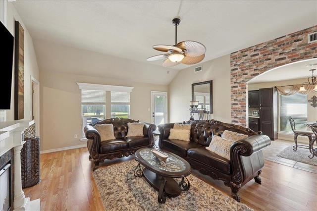 5755 Westchase Loop, Lumberton, Texas image 9