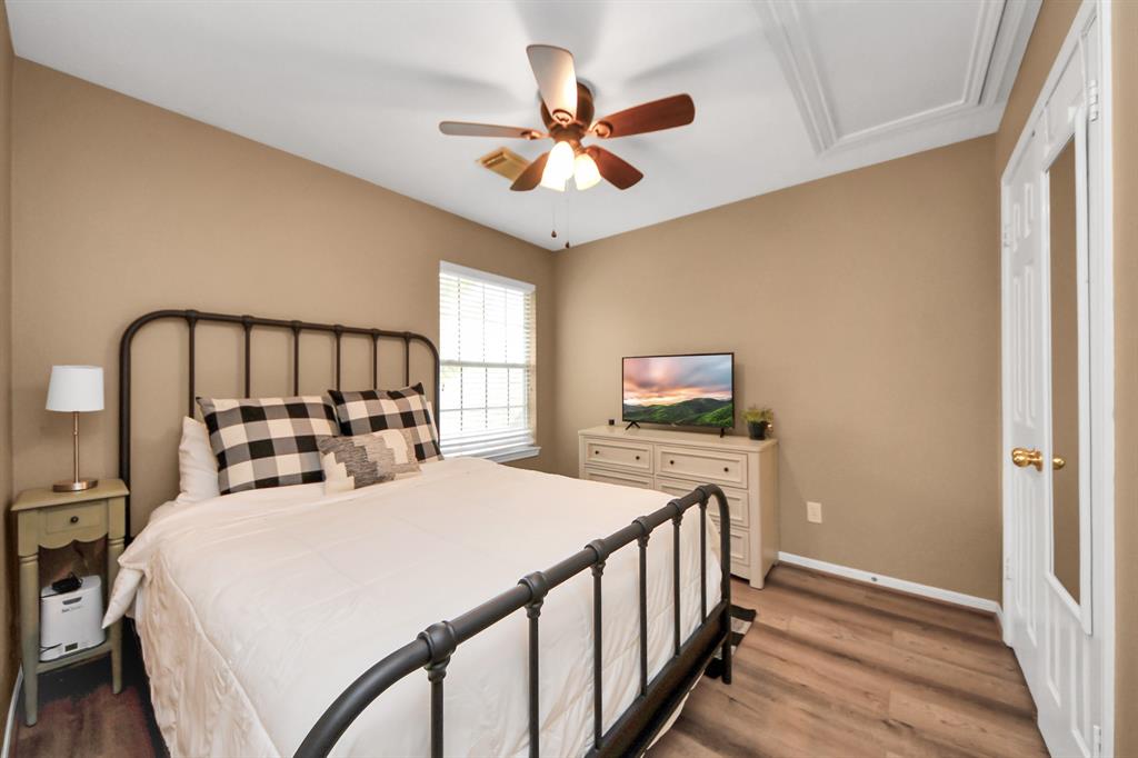 111 Knoll Forest Drive, Sugar Land, Texas image 24