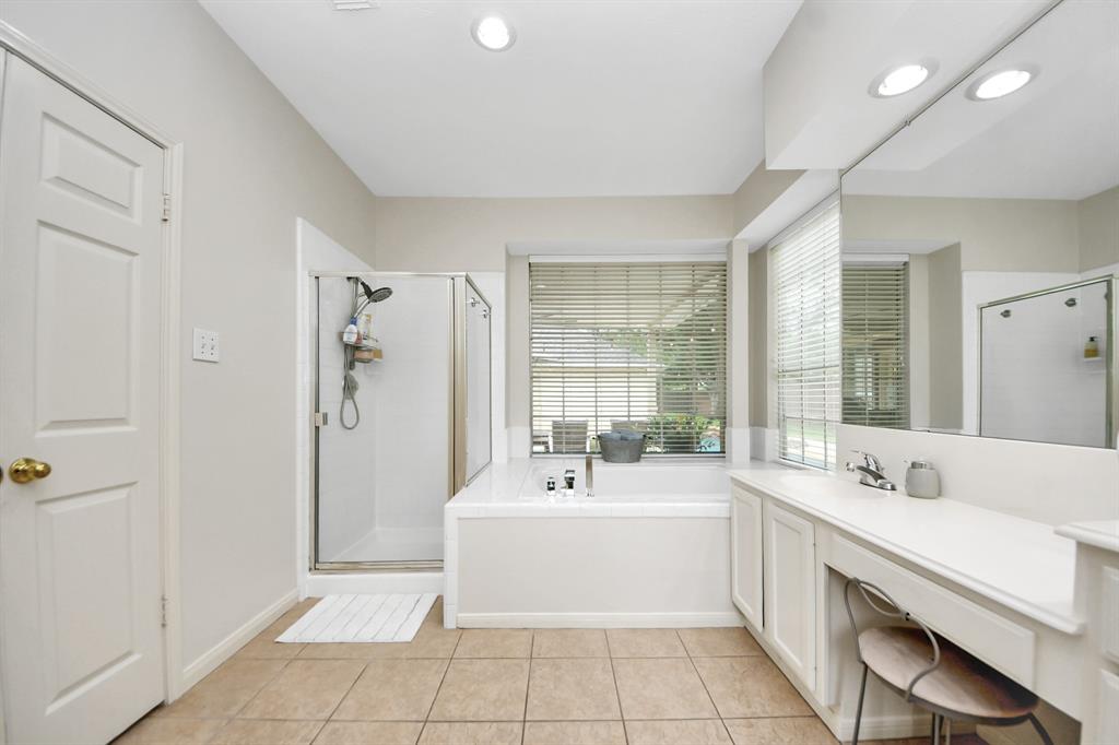 111 Knoll Forest Drive, Sugar Land, Texas image 14