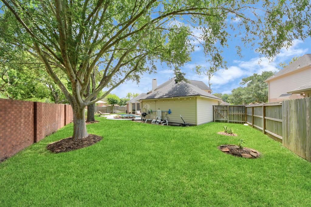 111 Knoll Forest Drive, Sugar Land, Texas image 32
