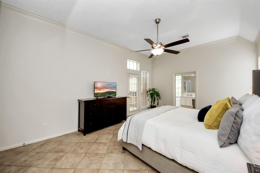 111 Knoll Forest Drive, Sugar Land, Texas image 13