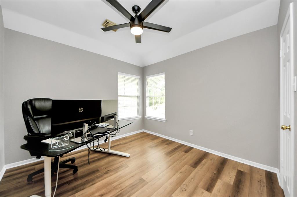 111 Knoll Forest Drive, Sugar Land, Texas image 25