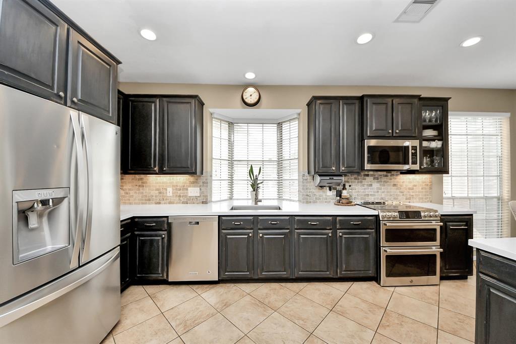 111 Knoll Forest Drive, Sugar Land, Texas image 7