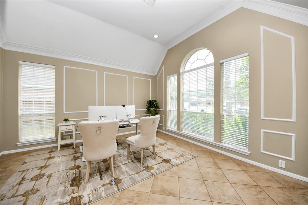 111 Knoll Forest Drive, Sugar Land, Texas image 4
