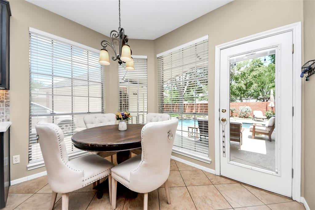 111 Knoll Forest Drive, Sugar Land, Texas image 8