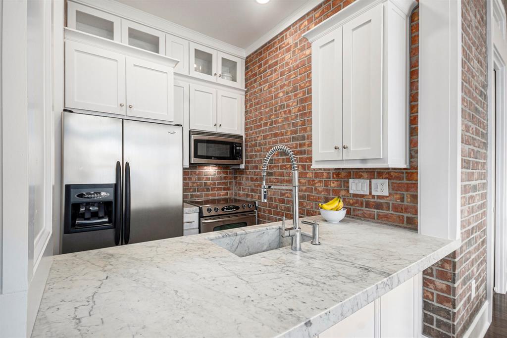 2208 Postoffice #207, Galveston, Texas image 12