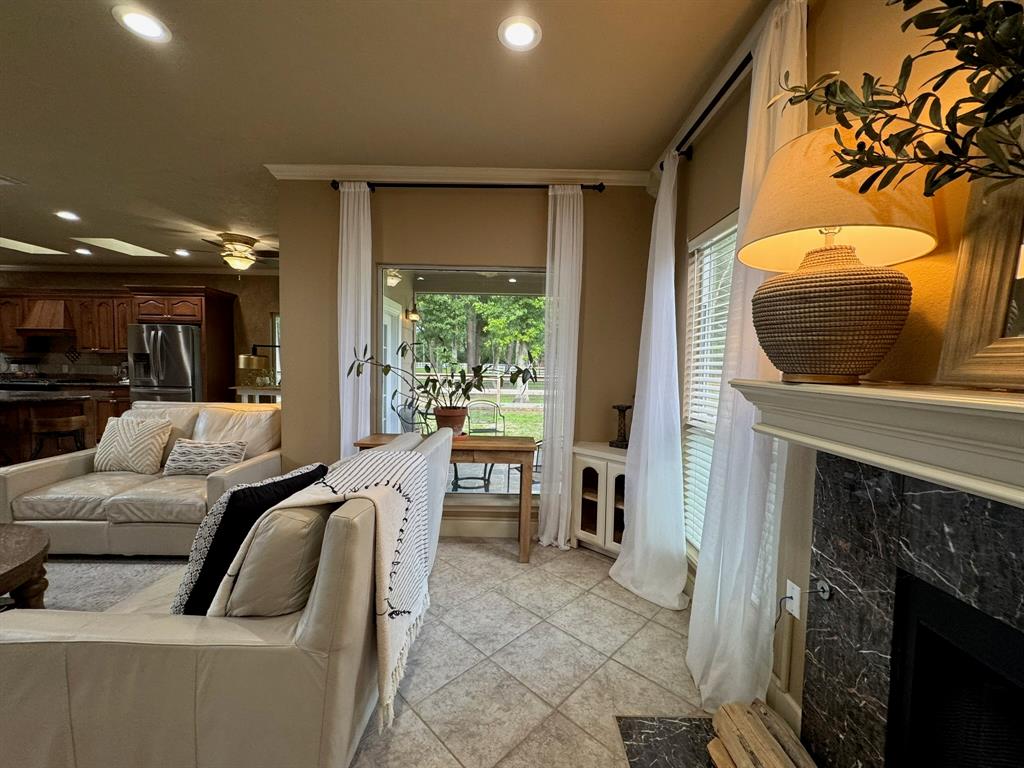 29015 Commons Oaks Drive, Huffman, Texas image 25