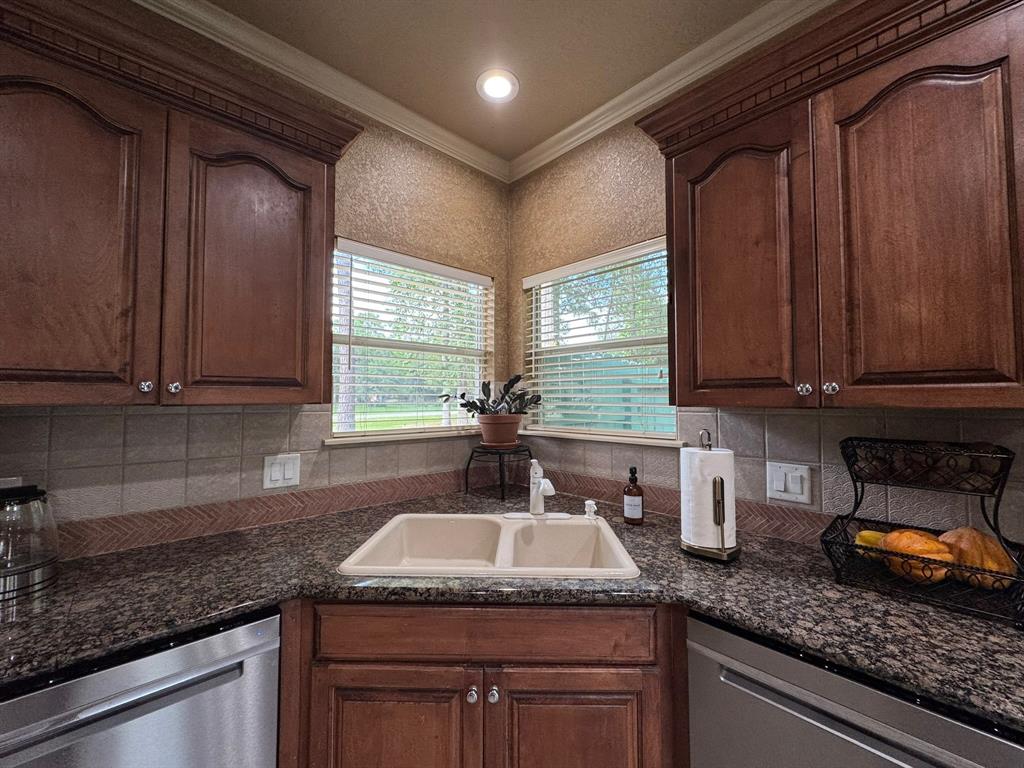 29015 Commons Oaks Drive, Huffman, Texas image 32
