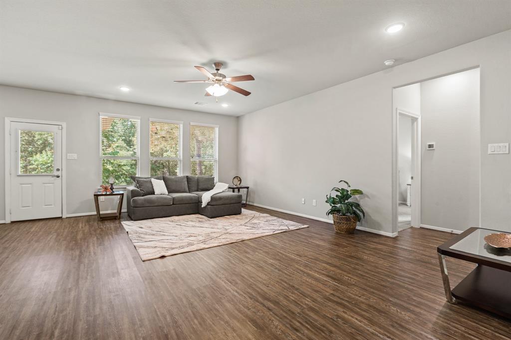 715 Red Elm Lane, Conroe, Texas image 9