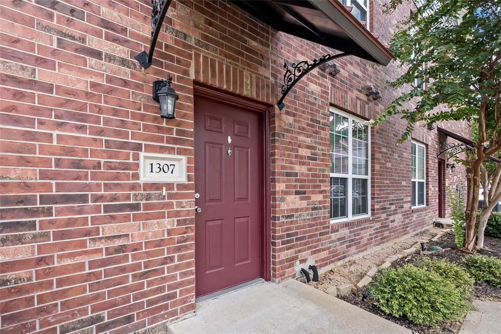 801 Luther Street W 1307