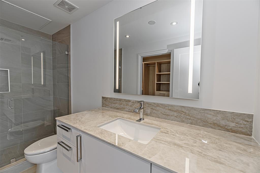 1701 Hermann Drive #21A, Houston, Texas image 8